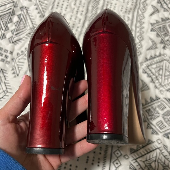 Gucci patent leather dress shoes with horsebit block heel square toe - Picture 9 of 10